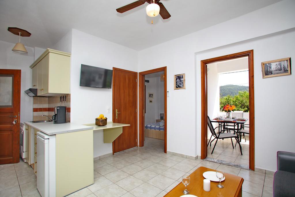 Giasemi Apartments Skopelos Town Exterior photo